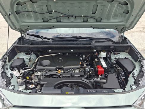 Used 2019 Toyota RAV4 XLE Premium w/ Cold Weather Package AWD/4WD image 29