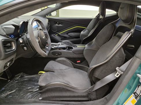 Used 2023 Aston Martin V8 Vantage Coupe RWD image 17