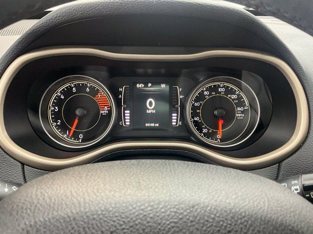 Used 2017 Jeep Cherokee Latitude w/ Comfort/Convenience Group AWD/4WD image 8