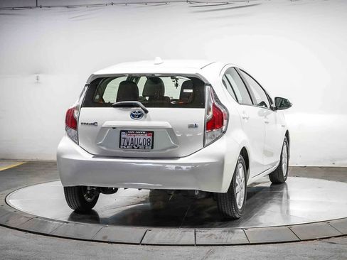 Certified 2016 Toyota Prius C Four image 7