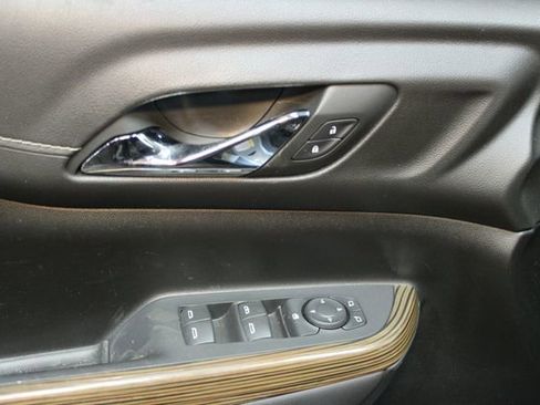 Used 2023 GMC Acadia SLE w/ Trailering Package image 20