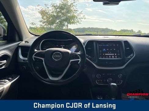 Used 2018 Jeep Cherokee Trailhawk w/ Comfort/Convenience Group AWD/4WD image 2