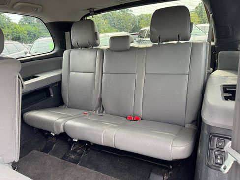 Used 2014 Toyota Sequoia SR5 AWD/4WD image 17
