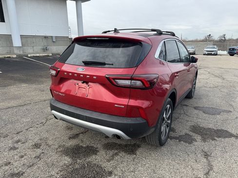 Used 2023 Ford Escape Platinum image 7