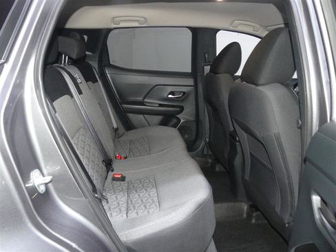 Used 2025 Nissan Kicks SV image 28