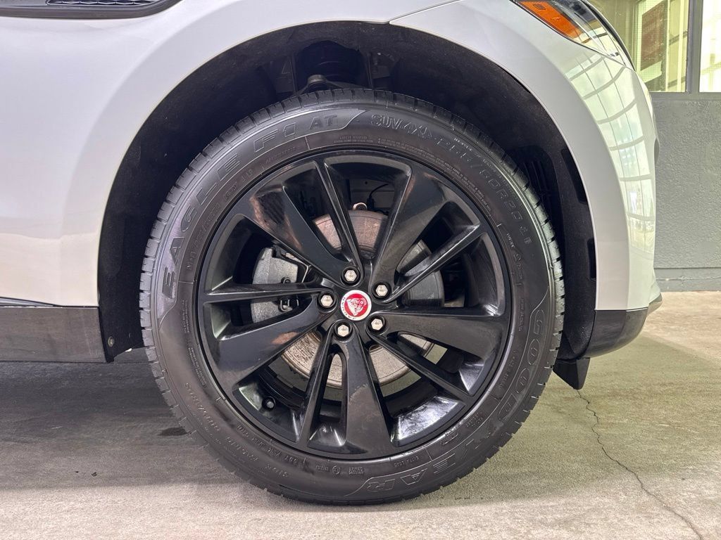 Used 2023 Jaguar F-PACE S AWD/4WD image 38