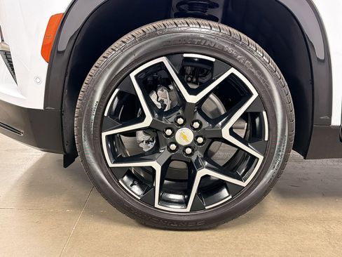 New 2026 Chevrolet Traverse High Country w/ LPO, Floor Liner Package AWD/4WD image 11