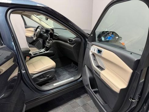 Used 2022 Ford Explorer Limited w/ Limited Technology Package image 19