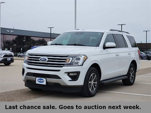 Used 2021 Ford Expedition XLT image 2