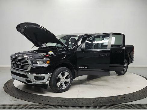 Used 2023 RAM 1500 Laramie AWD/4WD image 11