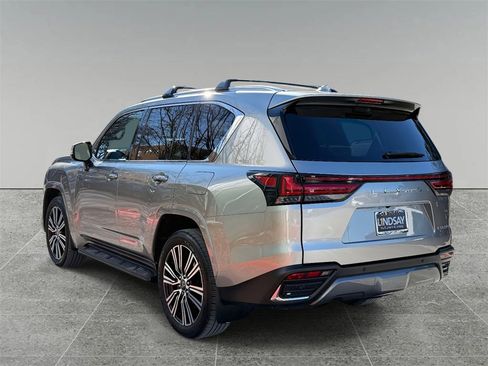 Used 2024 Lexus LX 600 4WD w/ Luxury Package image 12
