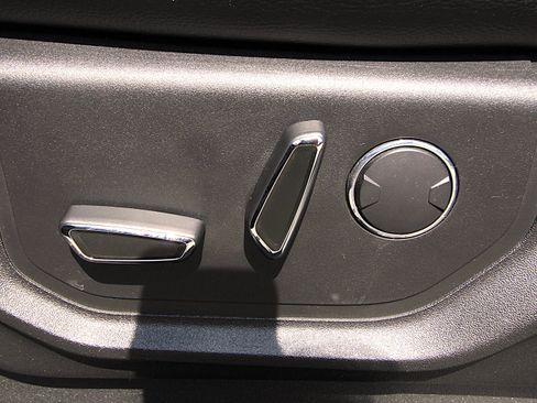 Used 2018 Ford F150 Lariat w/ Equipment Group 501A Mid image 20