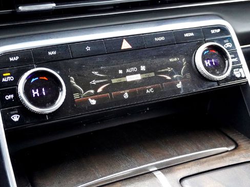 Used 2024 Genesis GV80 2.5T image 15