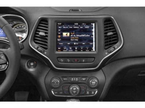 Used 2023 Jeep Cherokee Altitude Lux image 13