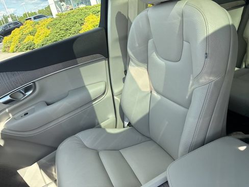 Certified 2023 Volvo XC90 B6 Plus w/ Protection Package Premier AWD/4WD image 29