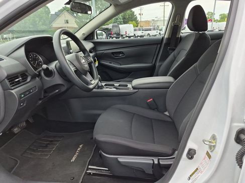 Used 2025 Nissan Sentra S FWD image 11