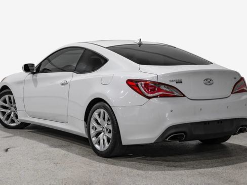 Used 2013 Hyundai Genesis 3.8 RWD image 8