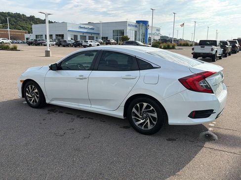 Used 2016 Honda Civic EX image 4