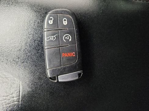 Used 2017 Jeep Grand Cherokee Trailhawk w/ Jeep Active Safety Group AWD/4WD image 32