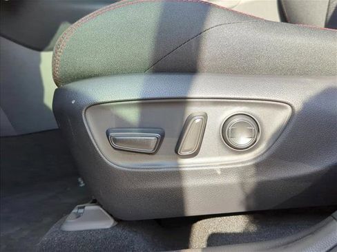 New 2025 Toyota RAV4 SE image 9