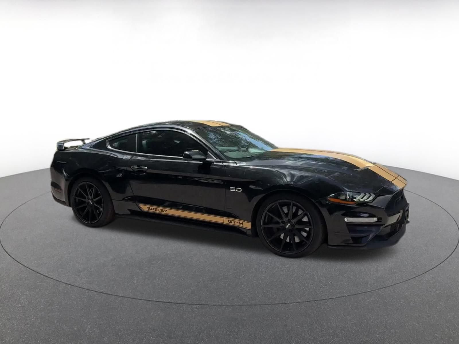 Used 2022 Ford Mustang GT Premium w/ GT Performance Package RWD image 2