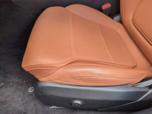 Used 2023 Mercedes-Benz C 300 4MATIC Sedan image 11