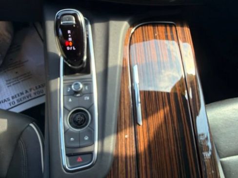 Used 2023 Cadillac Escalade ESV Premium Luxury AWD/4WD image 13