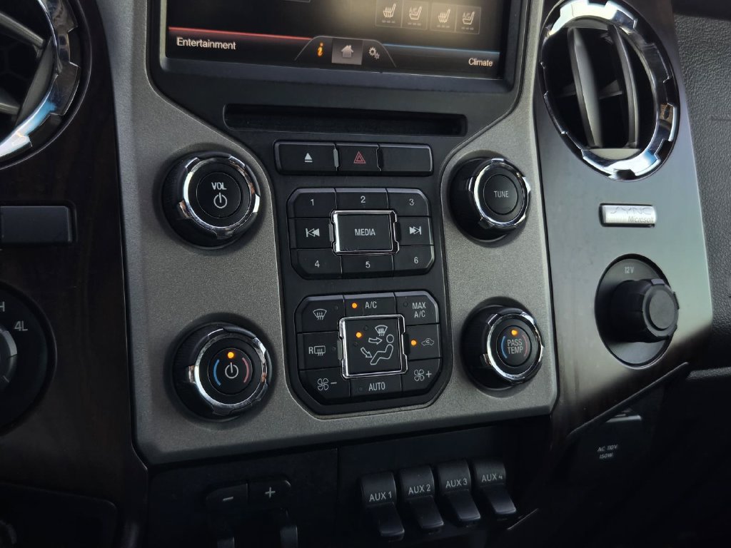 Used 2014 Ford F250 Lariat w/ Lariat Interior Package AWD/4WD image 18
