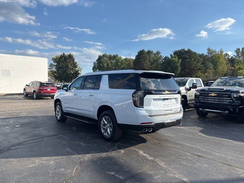 New 2026 Chevrolet Suburban Premier image 8