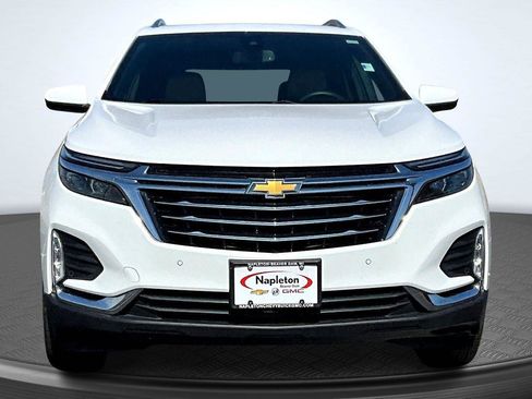 Used 2023 Chevrolet Equinox Premier image 3