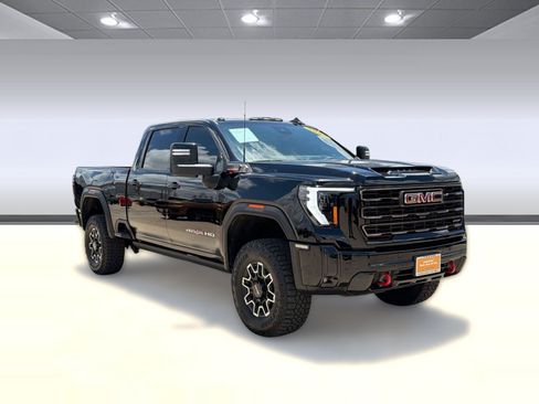 Used 2025 GMC Sierra 2500 AT4X AWD/4WD image 7