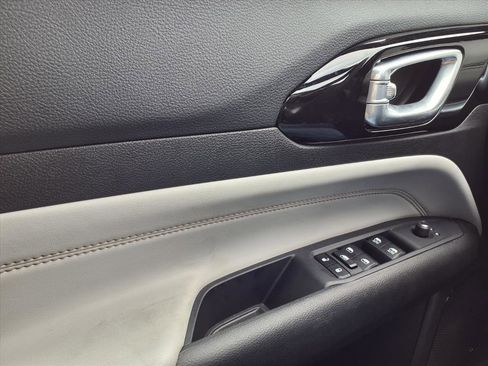 Certified 2025 Jeep Compass Limited image 18