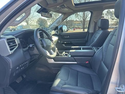 Used 2024 Toyota Tundra Limited image 16