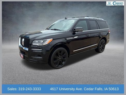 Used 2022 Lincoln Navigator Reserve AWD/4WD image 1