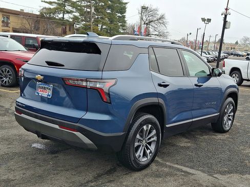 Used 2025 Chevrolet Equinox LT w/ Convenience Package II image 6