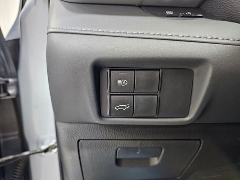 Used 2023 Toyota Highlander XLE image 24