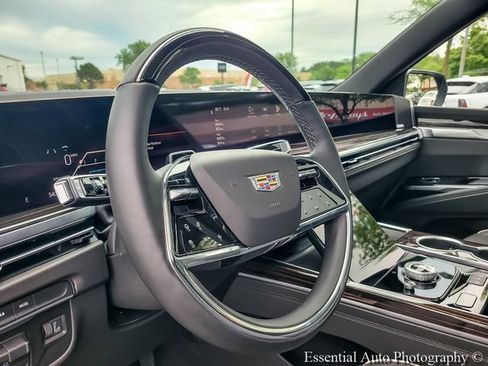 New 2026 Cadillac Escalade Luxury AWD/4WD image 13