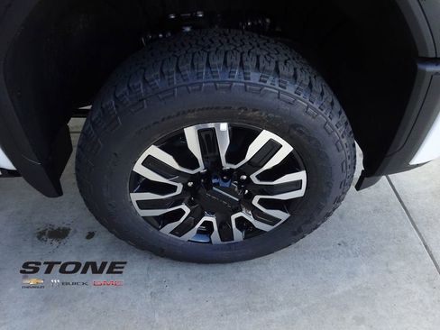 New 2026 GMC Sierra 2500 Denali Ultimate AWD/4WD image 13
