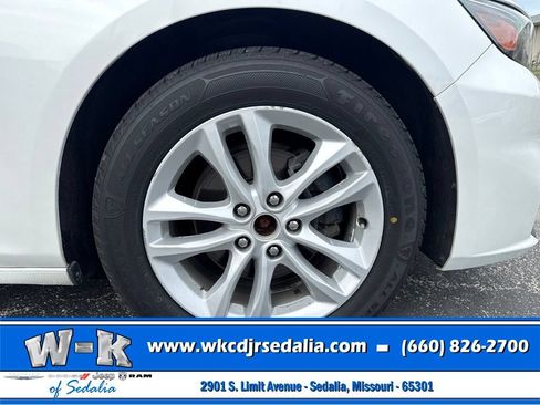 Used 2018 Chevrolet Malibu LT FWD image 5