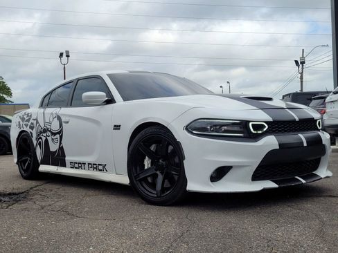 Used 2017 Dodge Charger R/T Scat Pack w/ Dynamics Package RWD image 39