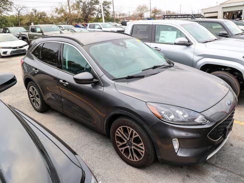 Used 2021 Ford Escape SEL image 5