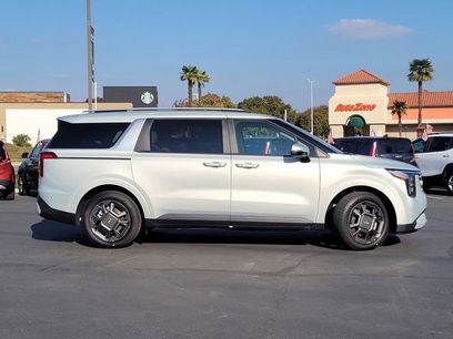 New 2026 Kia Carnival EX