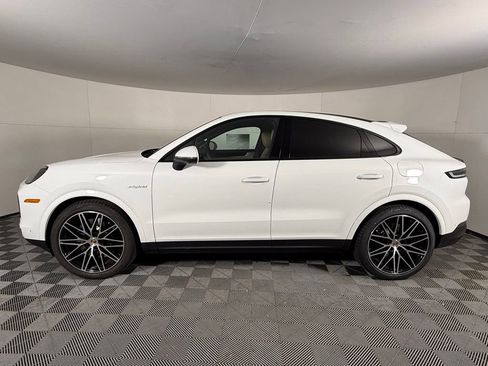 New 2026 Porsche Cayenne S image 2