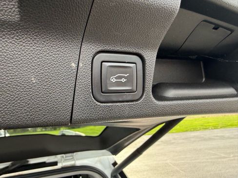 Used 2019 GMC Acadia SLT FWD image 15