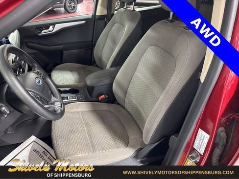 Used 2020 Ford Escape SE image 14