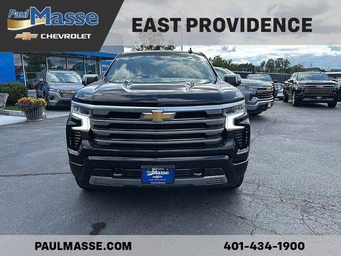 Used 2023 Chevrolet Silverado 1500 High Country w/ High Country Premium Package AWD/4WD image 2
