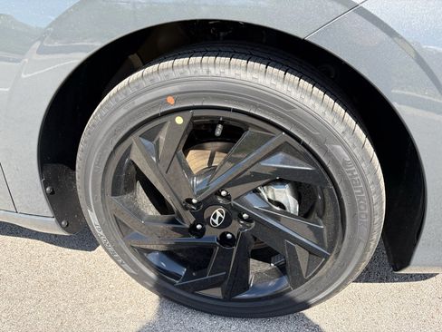 New 2026 Hyundai Elantra SEL Sport Premium FWD image 9