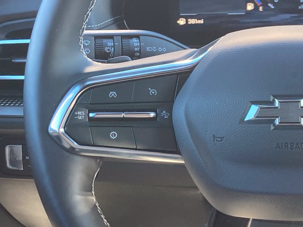 Used 2026 Chevrolet Traverse LT w/ Midnight/Sport Edition FWD image 9