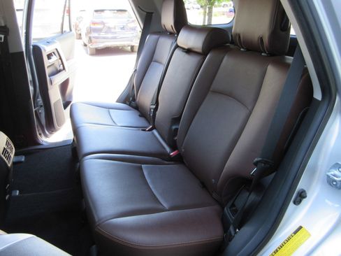 Used 2015 Toyota 4Runner Limited AWD/4WD image 22