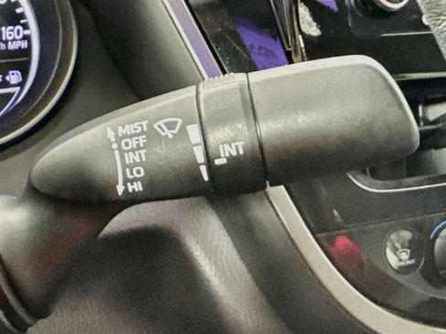 Used 2022 Toyota Camry SE FWD image 13